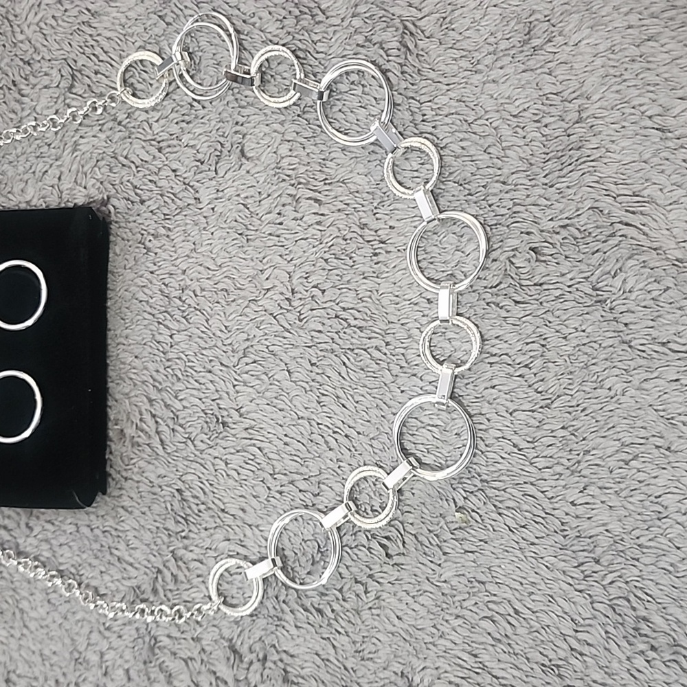 Avon Rising Star Circle Link Giftset - Picture 3 of 4